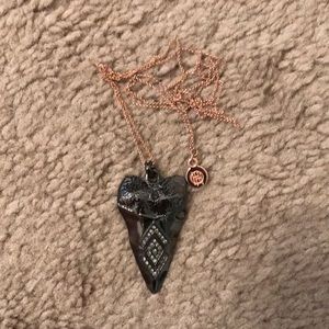 House of Harlow 1960 arrowhead necklace